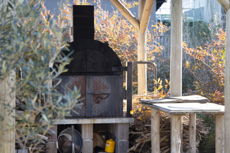 A kiln outside Mitsuhashi Green Tea Cafe makes interesting scenery.