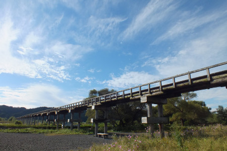 蓬莱橋から望む遠くの景色