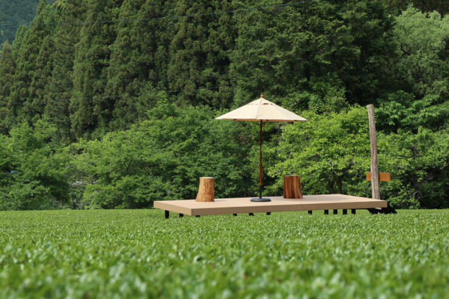 Try outdoor tea time at Green Eight Cafe.