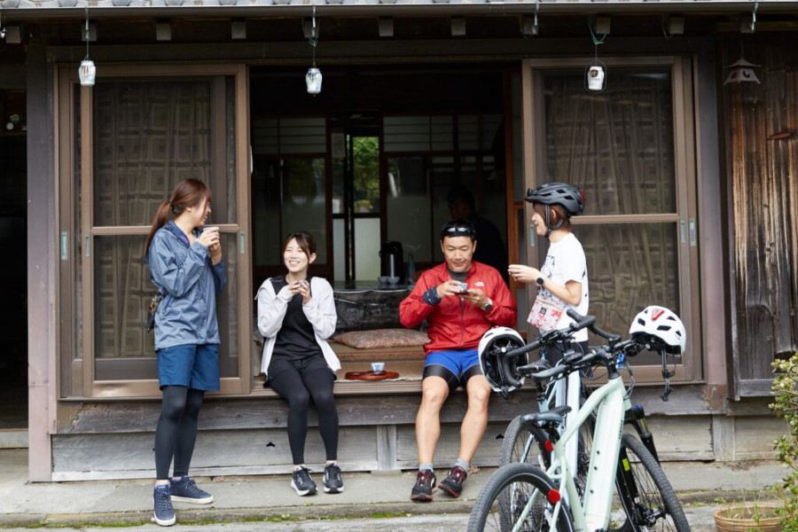 E-bike tour of tea plantations in the mid-mountainous area with a view of Mt.Fuji