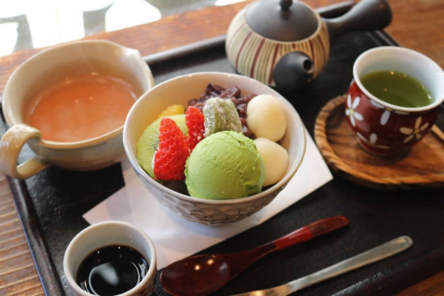 和ＣＡＦＥ茶楽　/ 茶楽山梨商店