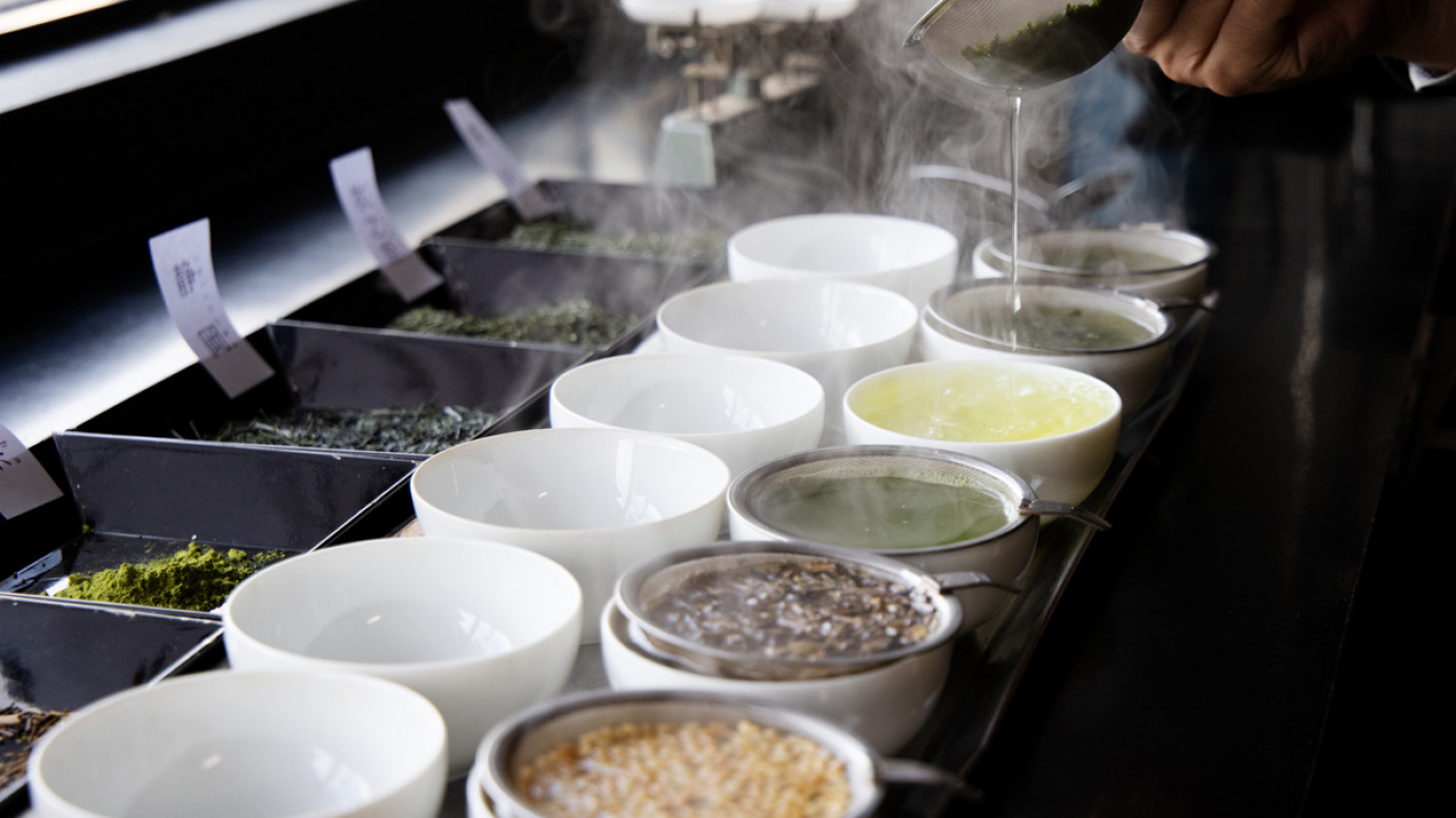 A lineup of various tea blends at Maruhide.