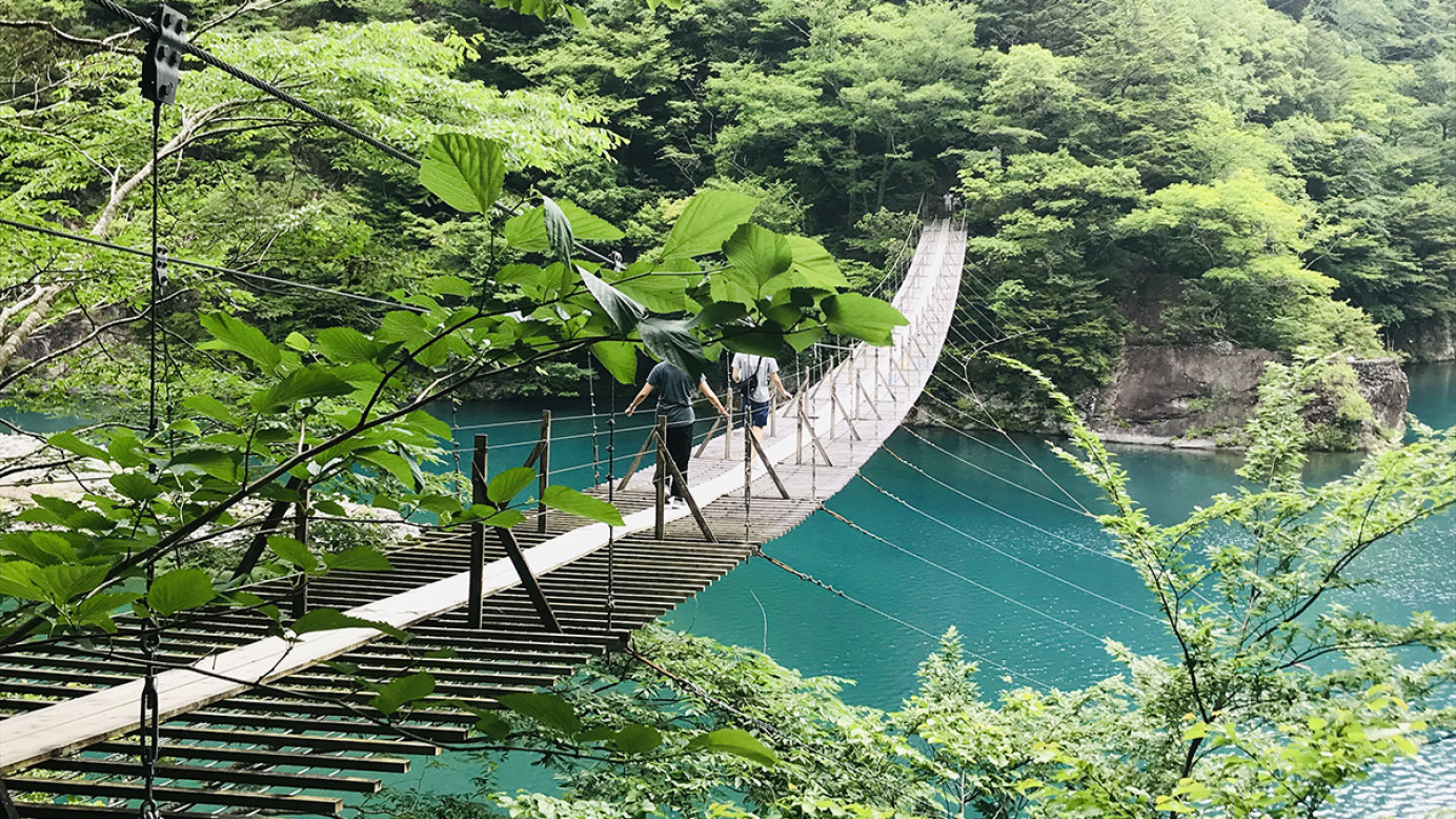 Suruga's Sumata Gorge and bridge.