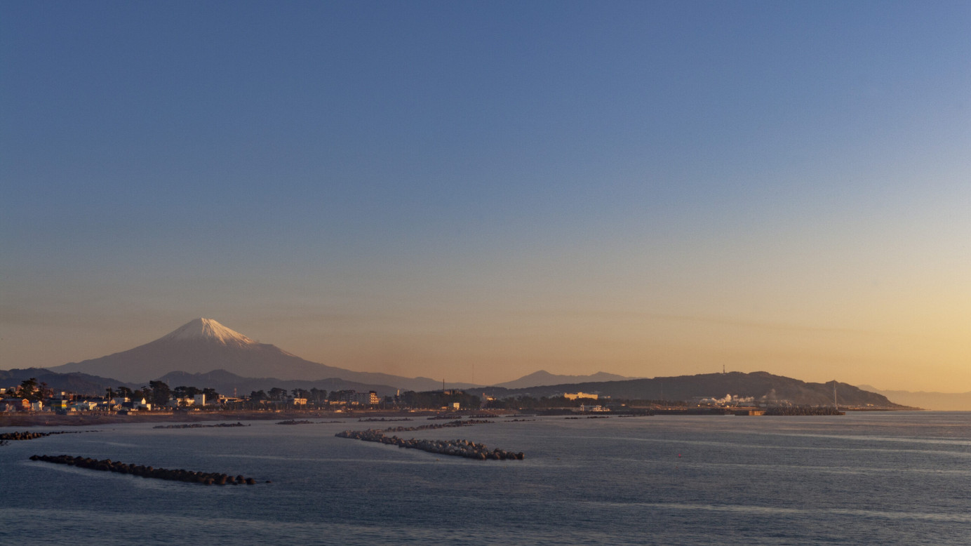 駿河海灣茶田的海景。